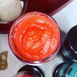 Lip scrub